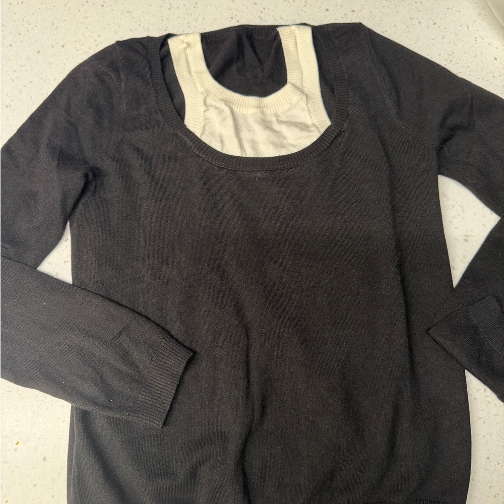Commense Women's Black and Cream Scoop Neck Sweater